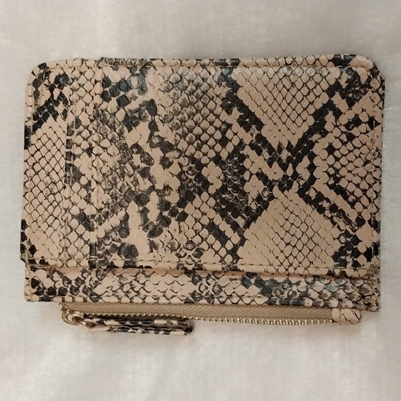 FRANCESCA EARRINGS AND MATCHING MINI WALLET NWT!!! - Picture 3 of 11